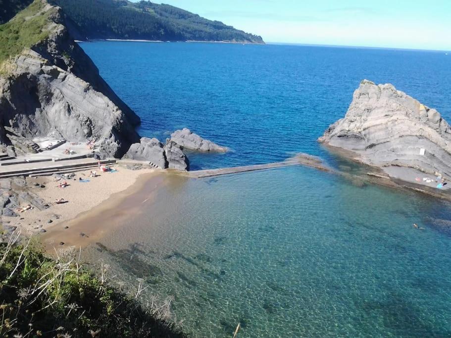Comodo Apartamento En El Centro De Bermeo. Bagian luar foto