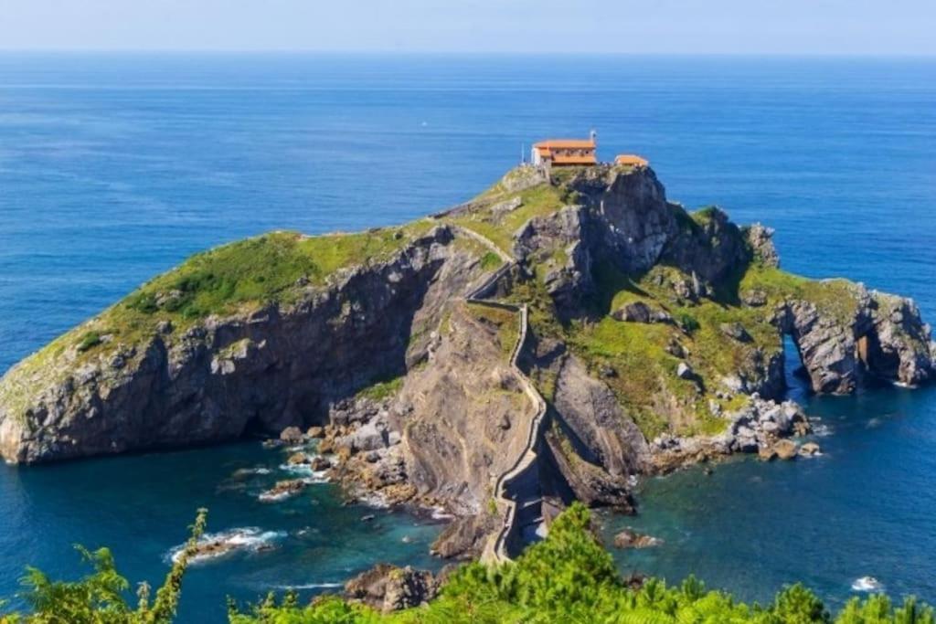 Comodo Apartamento En El Centro De Bermeo. Bagian luar foto
